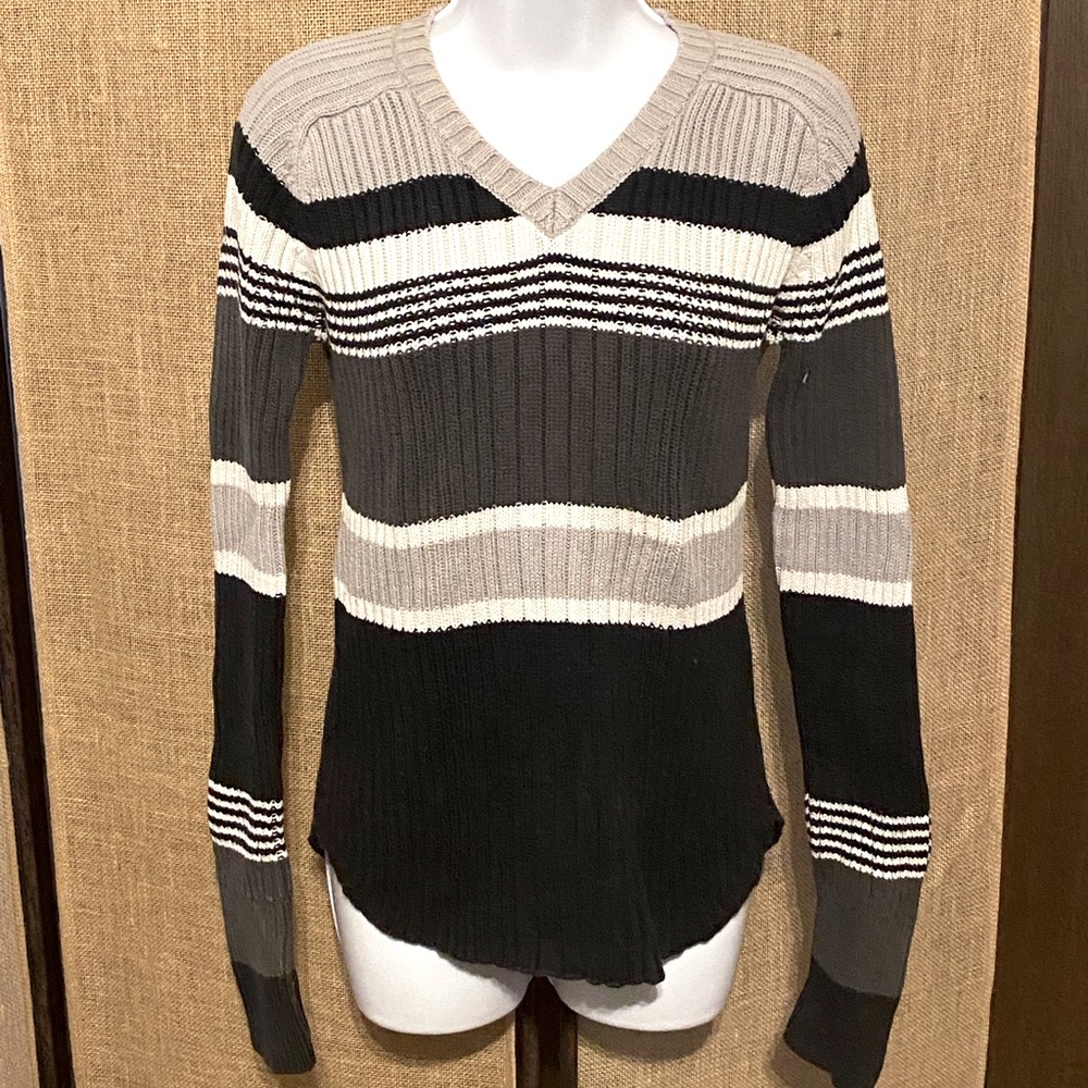 Xhilaration sweater